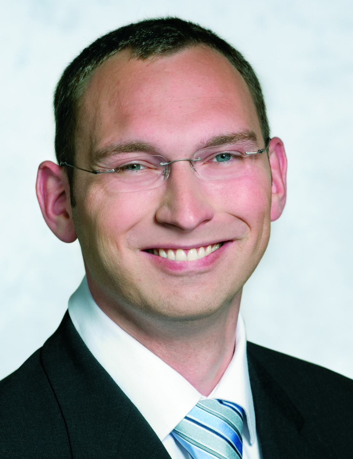 Prof. Dr. Tim Jesgarzewski, Fachanwalt für Arbeits-, Familien-, Verkehrsrecht